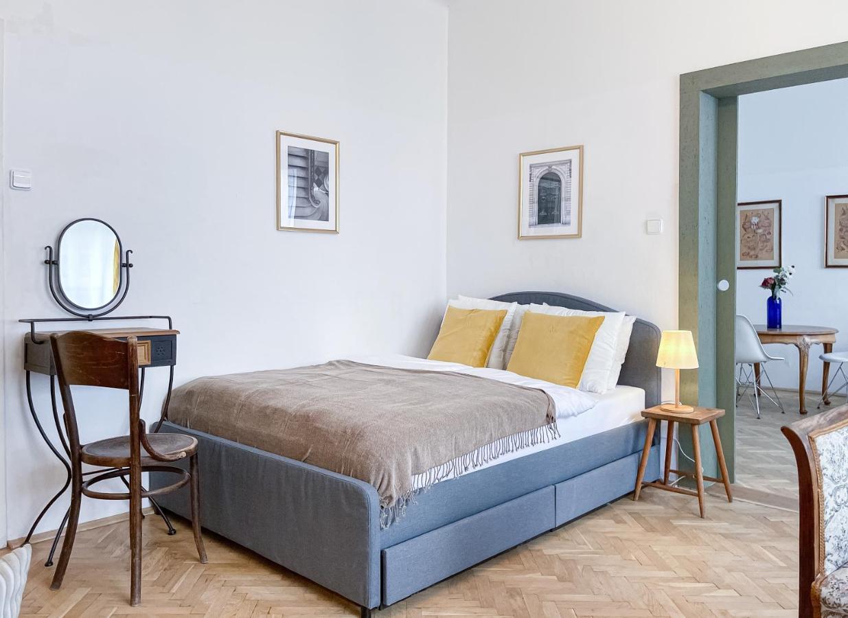 Turnkey I Vintage Terrace Apartment Prag Exterior foto